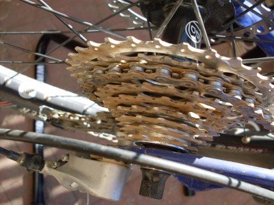 Use Simple Green instead of WD40 to get your chain and cassette clean!
