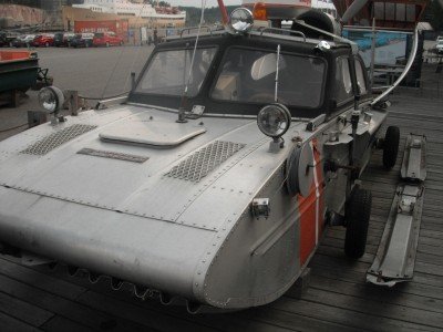 A car used for rescuing people from icy areas (at the Forum Marinum museum).